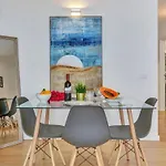 Apartment Studio, Pools, Terrace, Air Con, Fiber