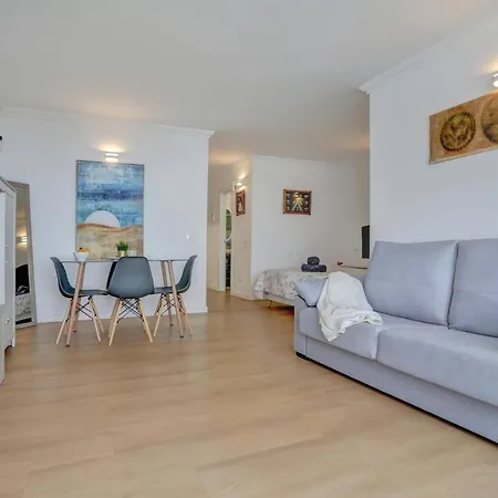 Studio, Pools, Terrace, Air Con, Fiber Apartment