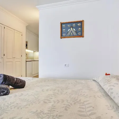 Studio, Pools, Terrace, Air Con, Fiber Apartment *