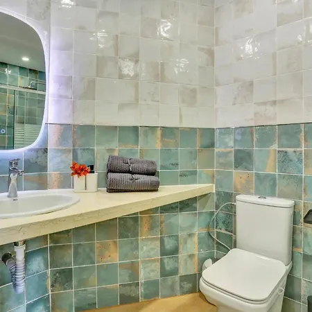 Studio, Pools, Terrace, Air Con, Fiber *