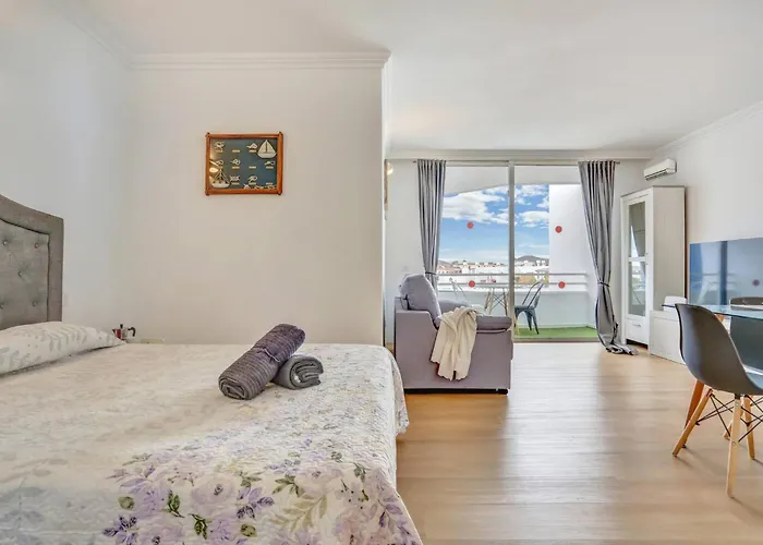 Studio, Pools, Terrace, Air Con, Fiber Апартаменты