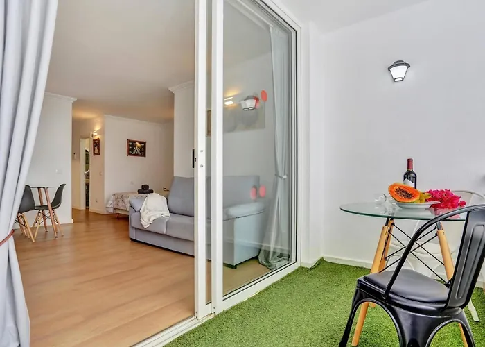 Studio, Pools, Terrace, Air Con, Fiber